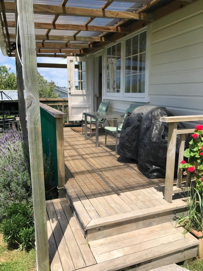 Tui Cottage Te Arai Exteriör bild